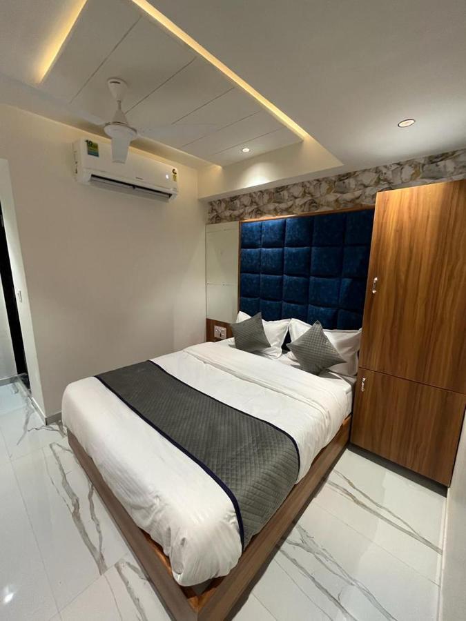 Hotel Paramount Villa 甘地讷格尔 外观 照片