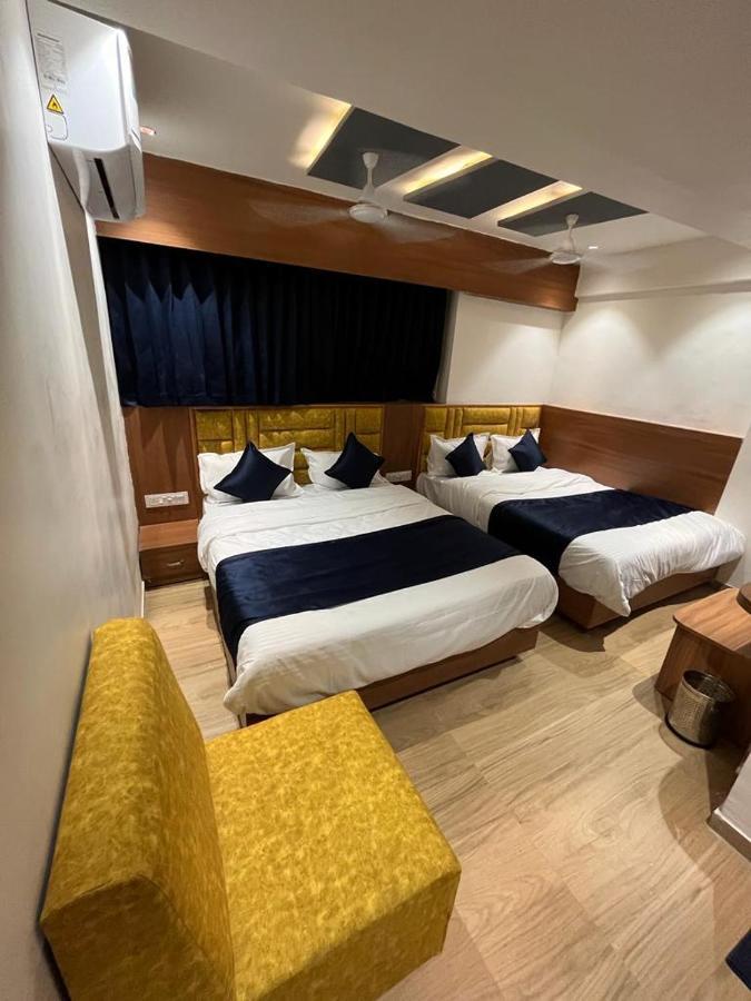 Hotel Paramount Villa 甘地讷格尔 外观 照片