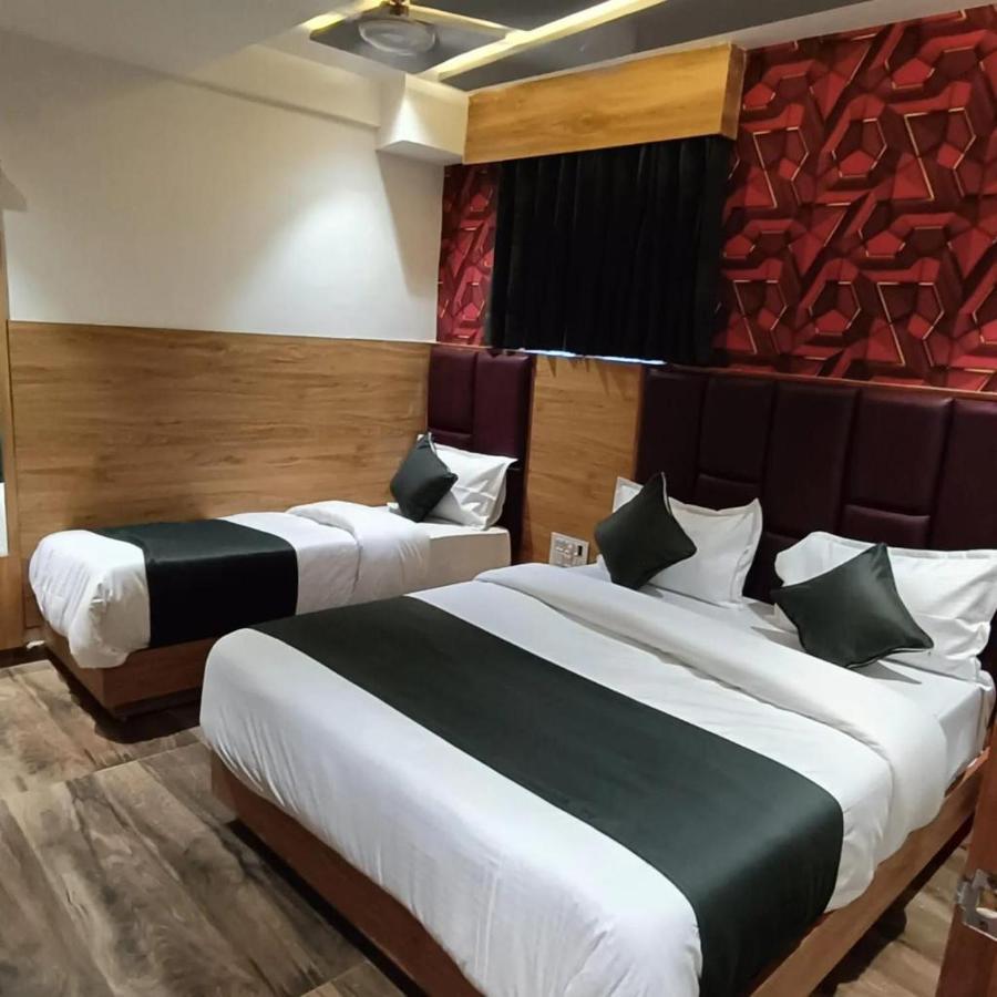 Hotel Paramount Villa 甘地讷格尔 外观 照片