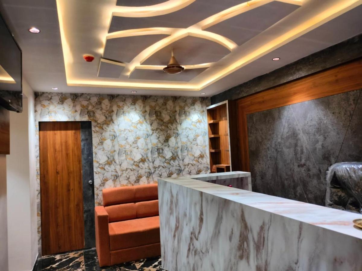 Hotel Paramount Villa 甘地讷格尔 外观 照片