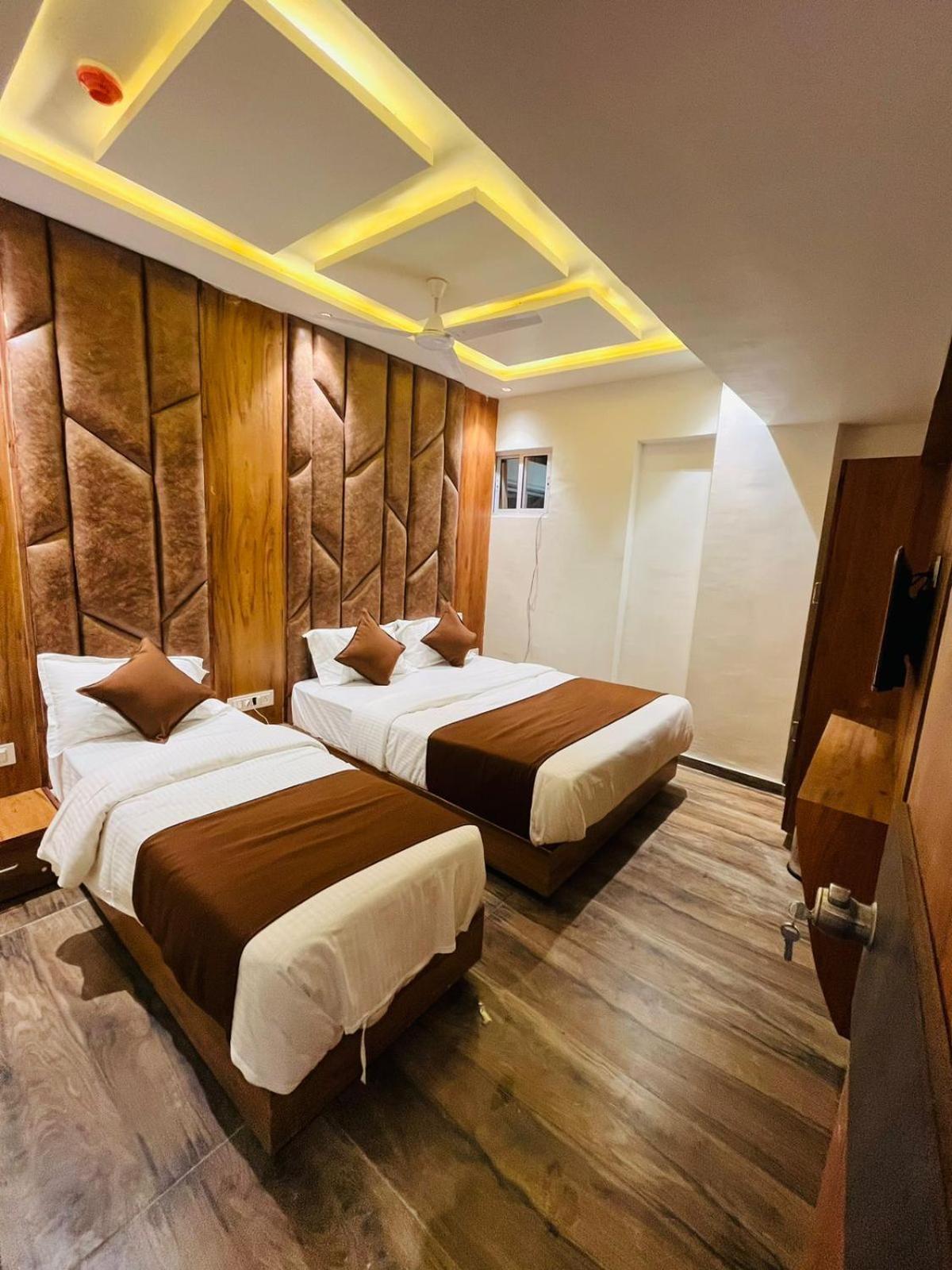 Hotel Paramount Villa 甘地讷格尔 外观 照片